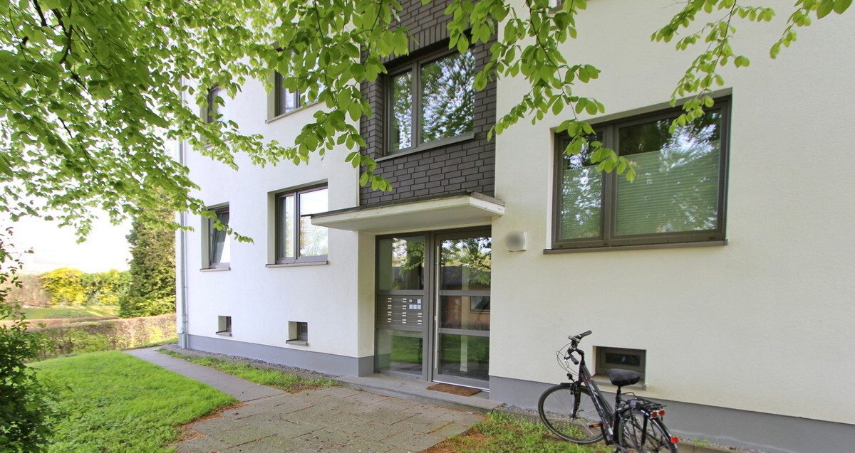 Immobilienangebot - Hamburg - Haus_Wohnung - Moderne 2-Zimmer-Wohnung mit Balkon und Stellplatz in ruhiger Lage von Hamburg-Eidelstedt