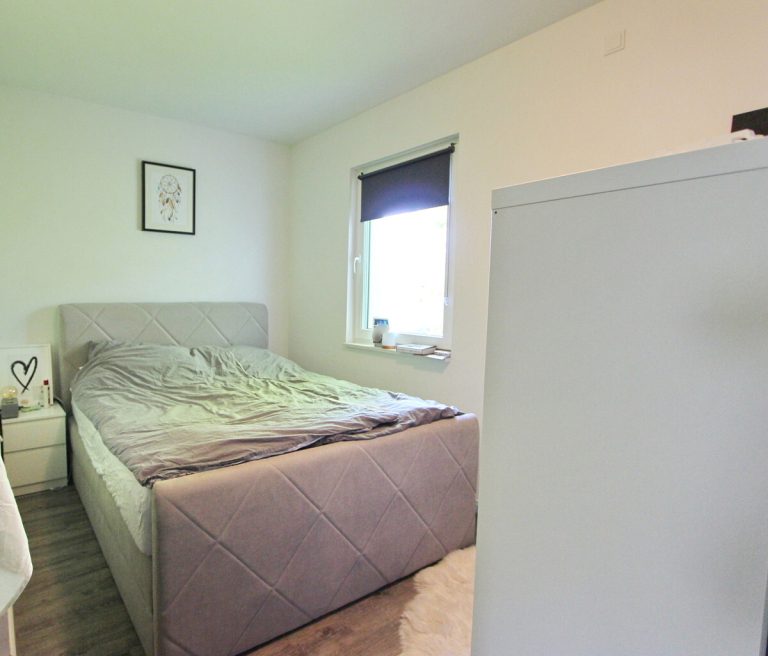 Immobilienangebot - Hamburg - Haus_Wohnung - Moderne 2-Zimmer-Wohnung mit Balkon und Stellplatz in ruhiger Lage von Hamburg-Eidelstedt