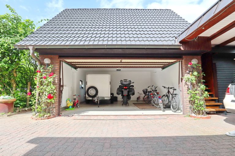 Immobilienangebot - Itzstedt - Haus_Wohnung - Modernisiertes Ein-/Zweifamilienhaus mit viel Platz für die ganze Familie in Itzstedt