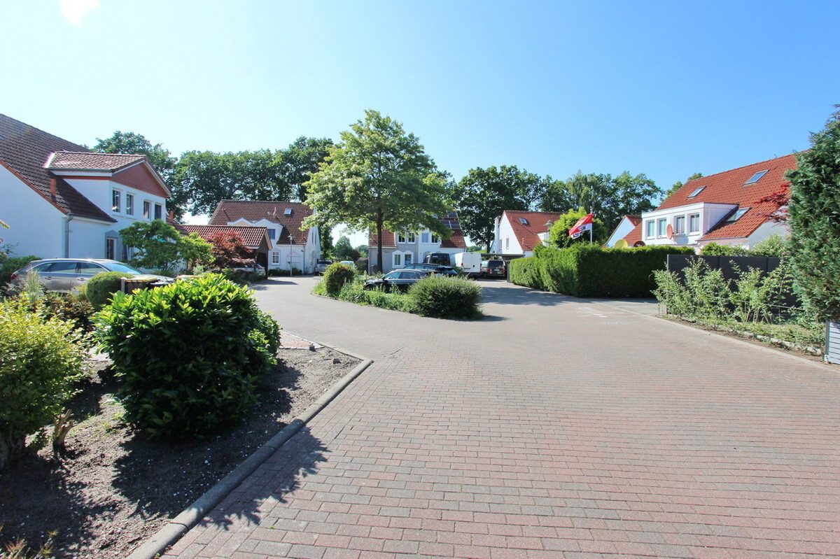 Immobilienangebot - Elmshorn - Haus_Wohnung - Moderne Doppelhaushälfte mit ausgebautem Dachstudio & Doppelcarport in Elmshorn
