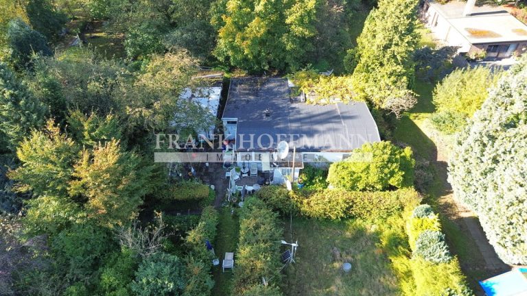 Immobilienangebot - Hamburg - Grundstücke - Pfeifenstilgrundstück mit Altbestand für Einzel- oder Doppelhausbebauung in Hamburg-Schnelsen