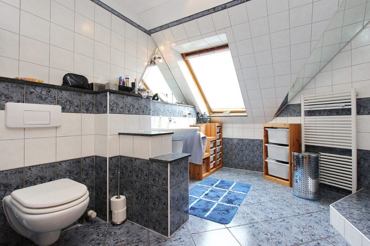 Immobilienangebot - Holm - Haus_Wohnung - Großzügige & gepflegte Doppelhaushälfte mit Vollkeller in Holm