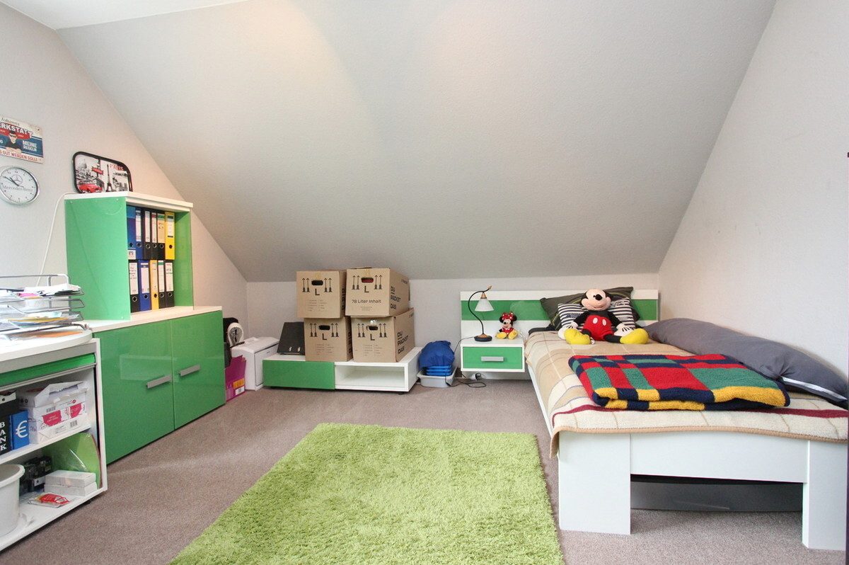 Immobilienangebot - Holm - Haus_Wohnung - Großzügige & gepflegte Doppelhaushälfte mit Vollkeller in Holm