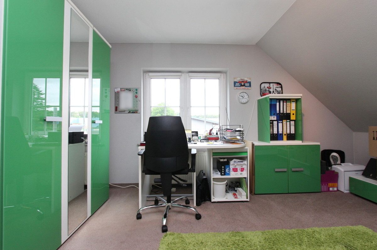 Immobilienangebot - Holm - Haus_Wohnung - Großzügige & gepflegte Doppelhaushälfte mit Vollkeller in Holm