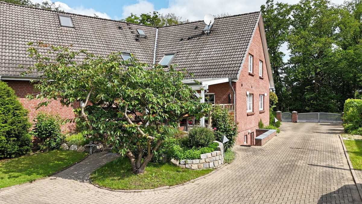 Immobilienangebot - Holm - Haus_Wohnung - Großzügige & gepflegte Doppelhaushälfte mit Vollkeller in Holm