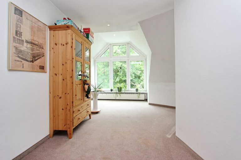 Immobilienangebot - Holm - Haus_Wohnung - Großzügige & gepflegte Doppelhaushälfte mit Vollkeller in Holm
