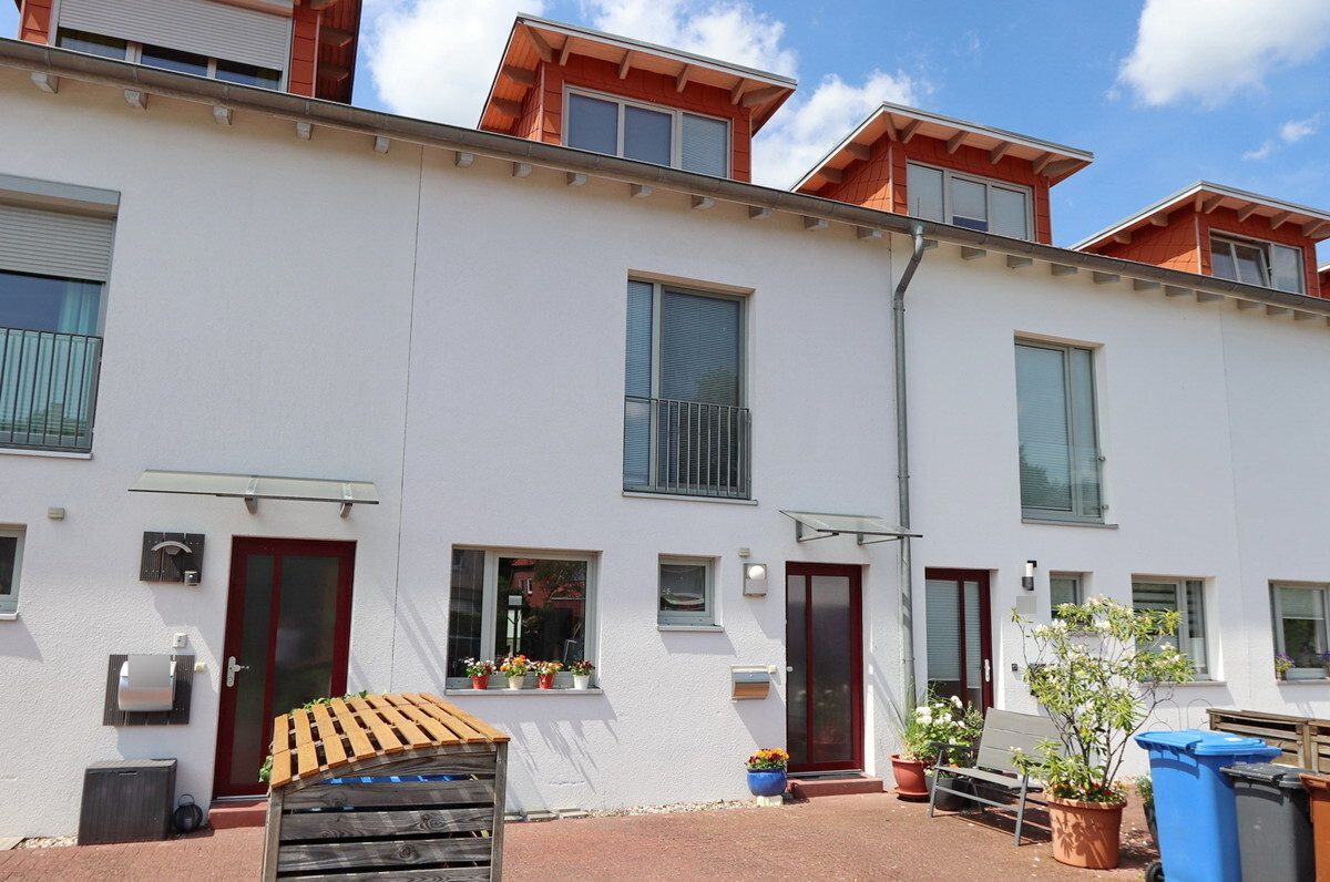 Immobilienangebot - Kaltenkirchen - Haus_Wohnung - Ideal für die Familie Mittelreihenhaus mit Vollkeller in Kaltenkirchen