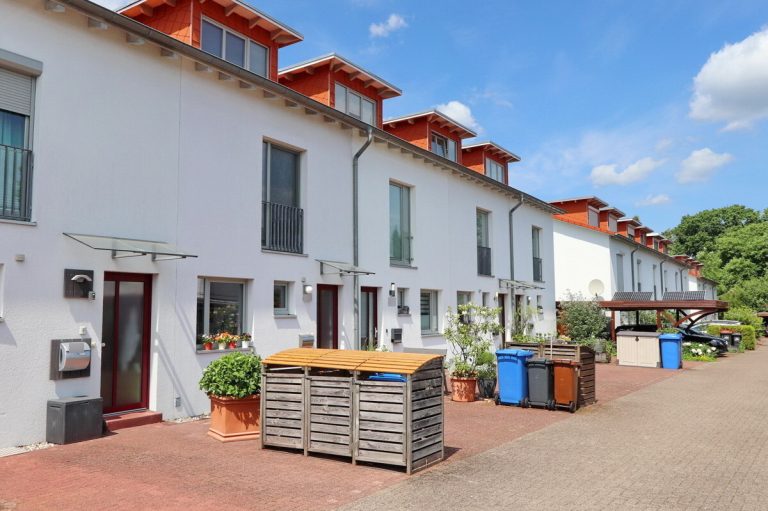 Immobilienangebot - Kaltenkirchen - Haus_Wohnung - Ideal für die Familie Mittelreihenhaus mit Vollkeller in Kaltenkirchen