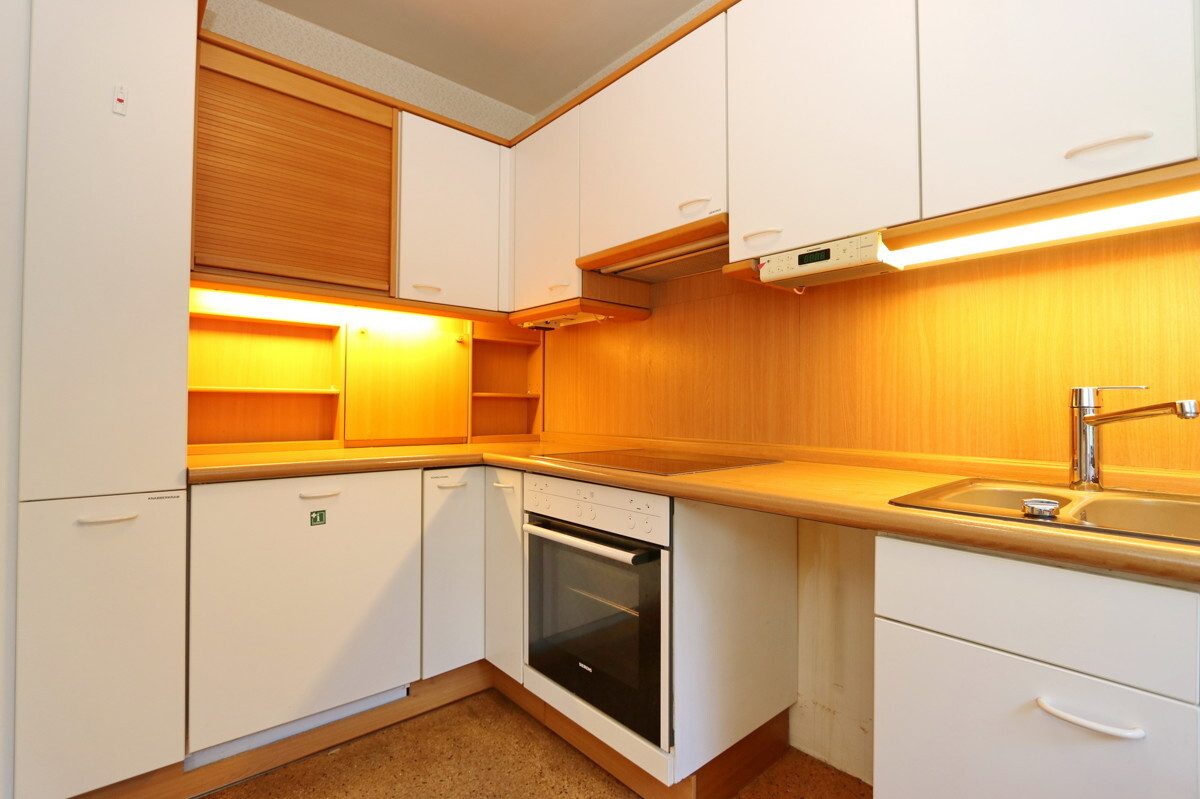 Immobilienangebot - Henstedt-Ulzburg - Haus_Wohnung - Teilweise modernisiertes Mittelreihenhaus mit Renovierungsbedarf in Henstedt-Ulzburg !