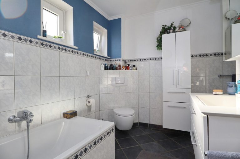 Immobilienangebot - Kellinghusen - Haus_Wohnung - Stilvolle und großzügige Altbauvilla in Kellinghusen – als Ein- oder Zweifamilienhaus nutzbar