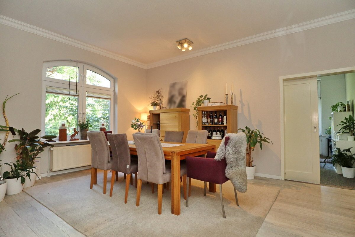 Immobilienangebot - Kellinghusen - Haus_Wohnung - Stilvolle und großzügige Altbauvilla in Kellinghusen – als Ein- oder Zweifamilienhaus nutzbar