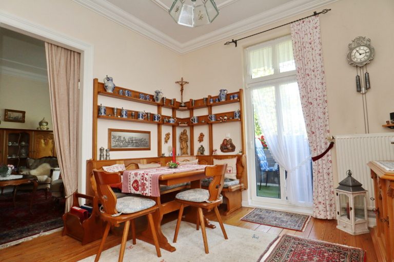 Immobilienangebot - Kellinghusen - Haus_Wohnung - Stilvolle und großzügige Altbauvilla in Kellinghusen – als Ein- oder Zweifamilienhaus nutzbar