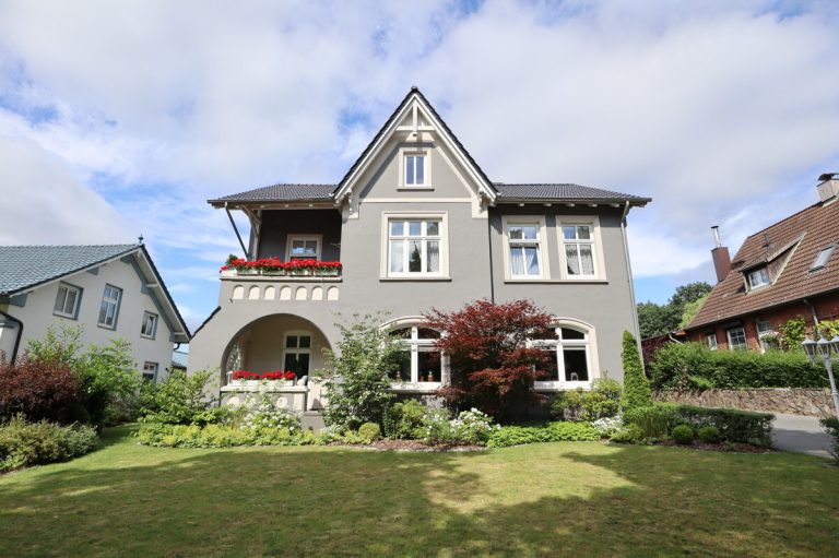 Immobilienangebot - Kellinghusen - Haus_Wohnung - Stilvolle und großzügige Altbauvilla in Kellinghusen – als Ein- oder Zweifamilienhaus nutzbar