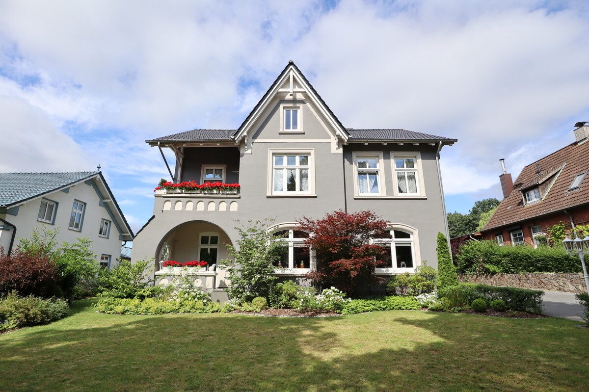 Immobilienangebot - Kellinghusen - Haus_Wohnung - Stilvolle und großzügige Altbauvilla in Kellinghusen – als Ein- oder Zweifamilienhaus nutzbar