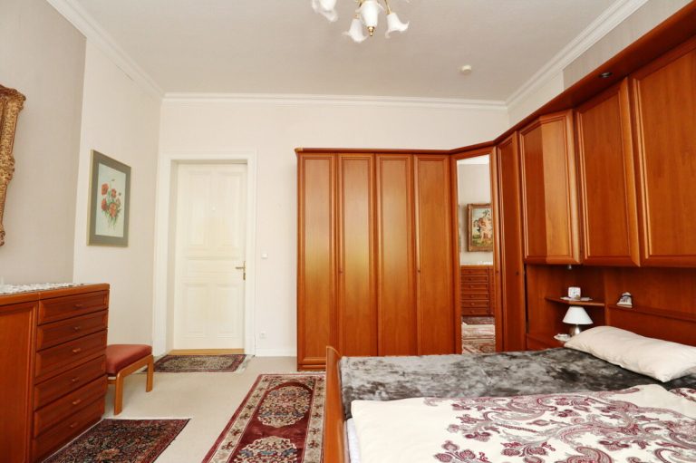 Immobilienangebot - Kellinghusen - Haus_Wohnung - Stilvolle und großzügige Altbauvilla in Kellinghusen – als Ein- oder Zweifamilienhaus nutzbar