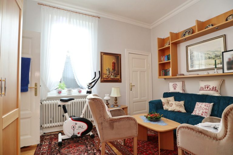 Immobilienangebot - Kellinghusen - Haus_Wohnung - Stilvolle und großzügige Altbauvilla in Kellinghusen – als Ein- oder Zweifamilienhaus nutzbar