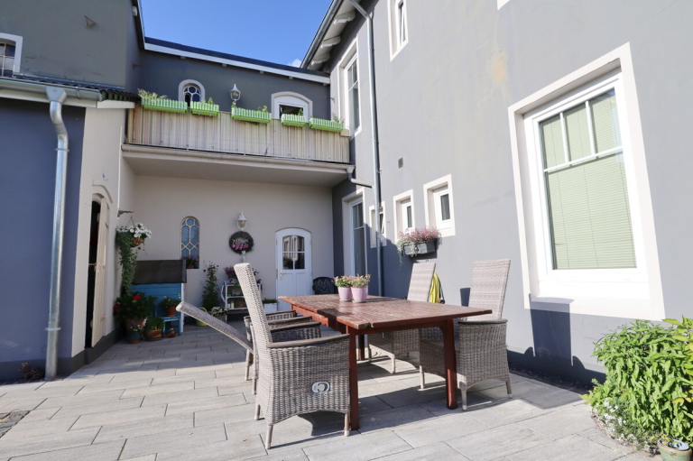 Immobilienangebot - Kellinghusen - Haus_Wohnung - Stilvolle und großzügige Altbauvilla in Kellinghusen – als Ein- oder Zweifamilienhaus nutzbar