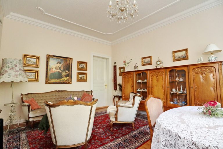 Immobilienangebot - Kellinghusen - Haus_Wohnung - Stilvolle und großzügige Altbauvilla in Kellinghusen – als Ein- oder Zweifamilienhaus nutzbar