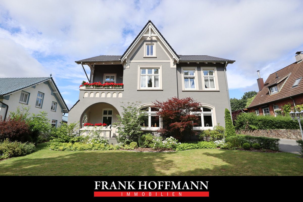 Immobilienangebot - Kellinghusen - Haus_Wohnung - Stilvolle und großzügige Altbauvilla in Kellinghusen – als Ein- oder Zweifamilienhaus nutzbar