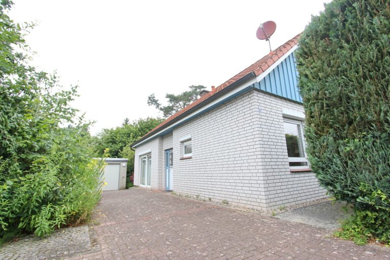 Immobilienangebot - Schenefeld - Haus_Wohnung - Single-Haus mit Garage in ruhiger Wohnlage in Schenefeld bei Hamburg