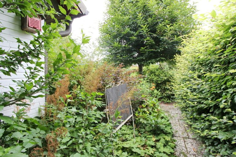 Immobilienangebot - Hamburg - Haus_Wohnung - Besonderes Einfamilienhaus auf tollem Grundstück in Hamburg-Lurup