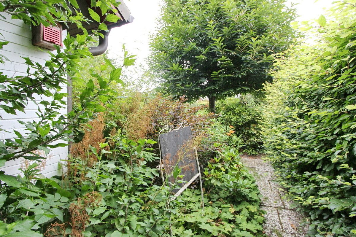 Immobilienangebot - Hamburg - Haus_Wohnung - Besonderes Einfamilienhaus auf tollem Grundstück in Hamburg-Lurup