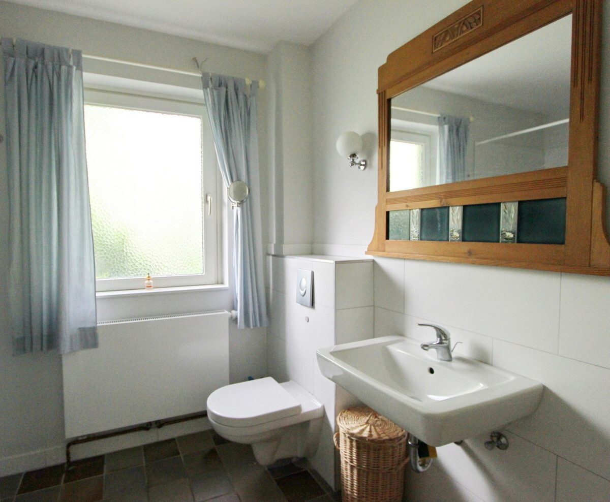 Immobilienangebot - Hamburg - Haus_Wohnung - Besonderes Einfamilienhaus auf tollem Grundstück in Hamburg-Lurup