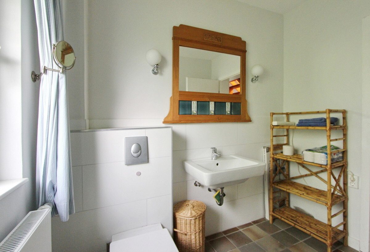Immobilienangebot - Hamburg - Haus_Wohnung - Besonderes Einfamilienhaus auf tollem Grundstück in Hamburg-Lurup
