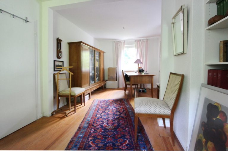 Immobilienangebot - Hamburg - Haus_Wohnung - Besonderes Einfamilienhaus auf tollem Grundstück in Hamburg-Lurup
