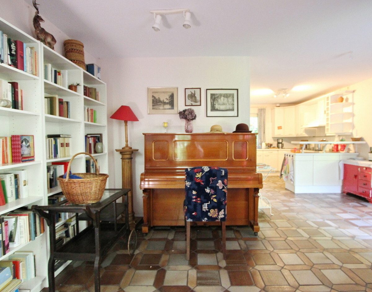 Immobilienangebot - Hamburg - Haus_Wohnung - Besonderes Einfamilienhaus auf tollem Grundstück in Hamburg-Lurup