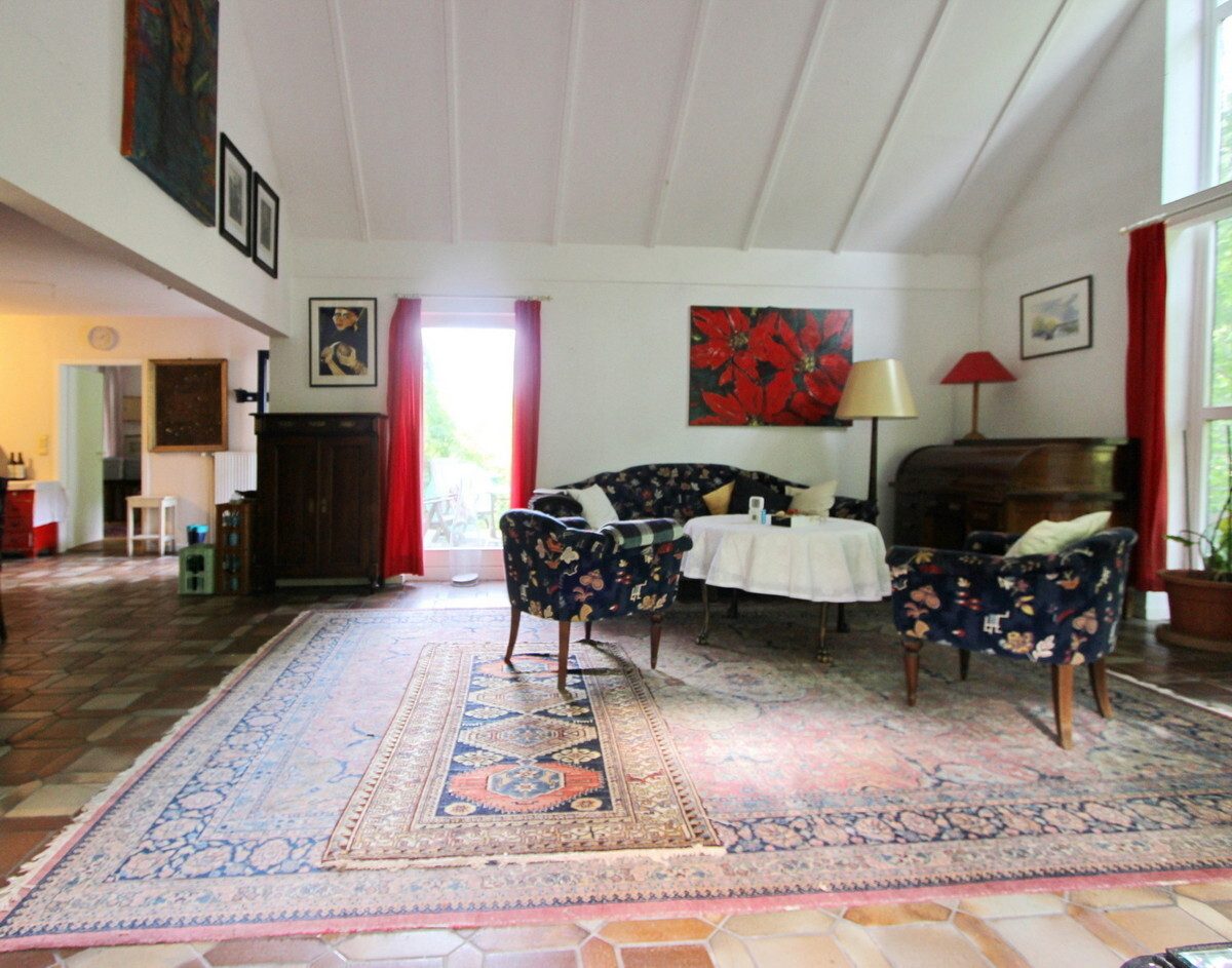 Immobilienangebot - Hamburg - Haus_Wohnung - Besonderes Einfamilienhaus auf tollem Grundstück in Hamburg-Lurup