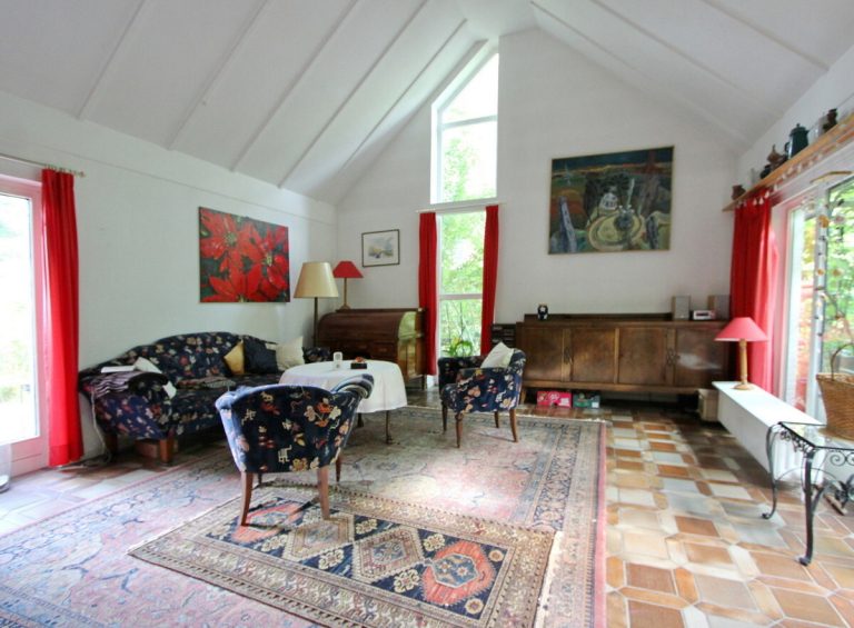 Immobilienangebot - Hamburg - Haus_Wohnung - Besonderes Einfamilienhaus auf tollem Grundstück in Hamburg-Lurup