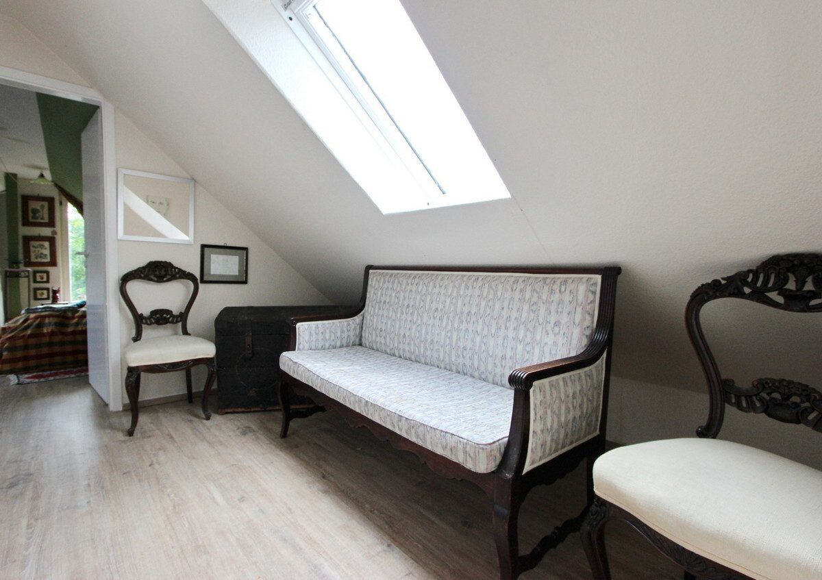 Immobilienangebot - Hamburg - Haus_Wohnung - Besonderes Einfamilienhaus auf tollem Grundstück in Hamburg-Lurup