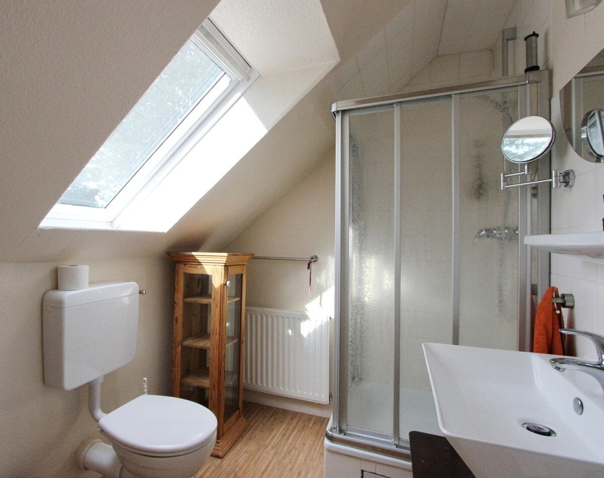 Immobilienangebot - Hamburg - Haus_Wohnung - Besonderes Einfamilienhaus auf tollem Grundstück in Hamburg-Lurup