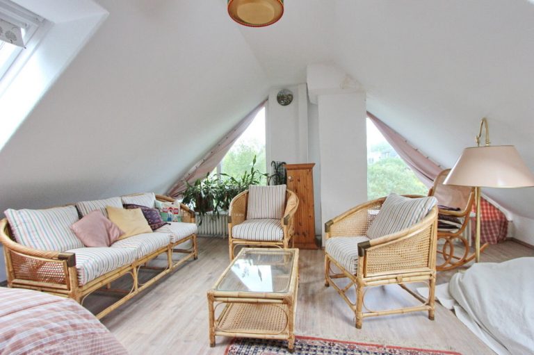 Immobilienangebot - Hamburg - Haus_Wohnung - Besonderes Einfamilienhaus auf tollem Grundstück in Hamburg-Lurup