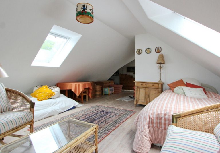 Immobilienangebot - Hamburg - Haus_Wohnung - Besonderes Einfamilienhaus auf tollem Grundstück in Hamburg-Lurup