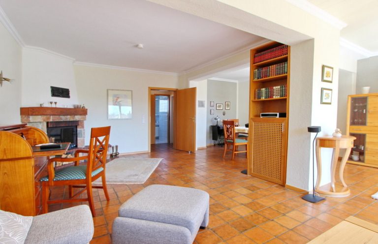 Immobilienangebot - Appen - Haus_Wohnung - Gepflegte Doppelhaushälfte in Appen auf schönem Grundstück mit Garage
