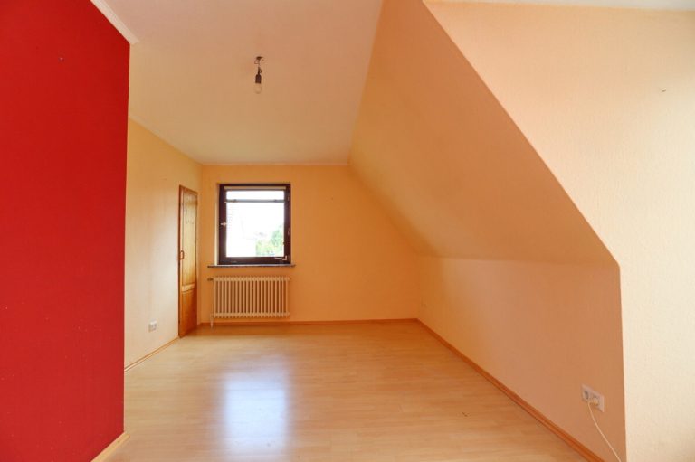 Immobilienangebot - Kaltenkirchen - Haus_Wohnung - Modernisierungsbedürftiges Einfamilienhaus mit Platz für die ganze Familie auf großem Grundstück