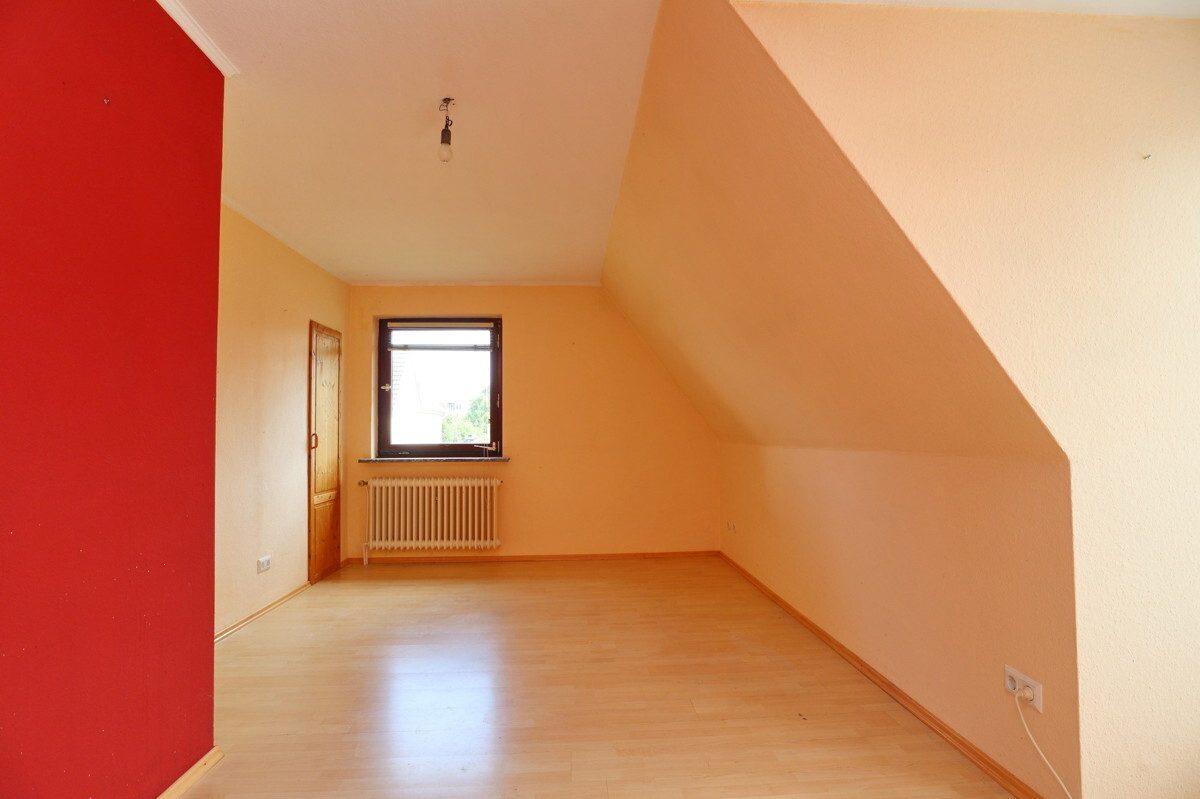 Immobilienangebot - Kaltenkirchen - Haus_Wohnung - Modernisierungsbedürftiges Einfamilienhaus mit Platz für die ganze Familie auf großem Grundstück