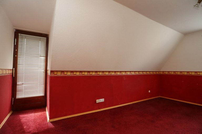 Immobilienangebot - Kaltenkirchen - Haus_Wohnung - Modernisierungsbedürftiges Einfamilienhaus mit Platz für die ganze Familie auf großem Grundstück