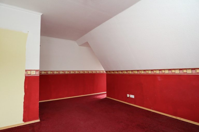 Immobilienangebot - Kaltenkirchen - Haus_Wohnung - Modernisierungsbedürftiges Einfamilienhaus mit Platz für die ganze Familie auf großem Grundstück
