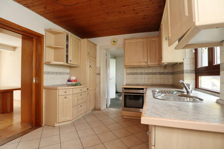 Immobilienangebot - Kaltenkirchen - Haus_Wohnung - Modernisierungsbedürftiges Einfamilienhaus mit Platz für die ganze Familie auf großem Grundstück