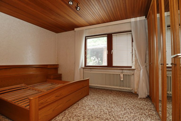 Immobilienangebot - Kaltenkirchen - Haus_Wohnung - Modernisierungsbedürftiges Einfamilienhaus mit Platz für die ganze Familie auf großem Grundstück