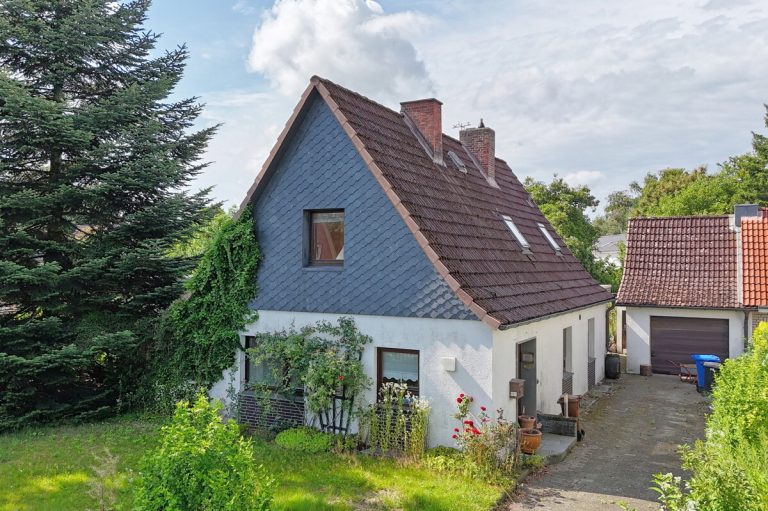 Immobilienangebot - Kaltenkirchen - Haus_Wohnung - Modernisierungsbedürftiges Einfamilienhaus mit Platz für die ganze Familie auf großem Grundstück