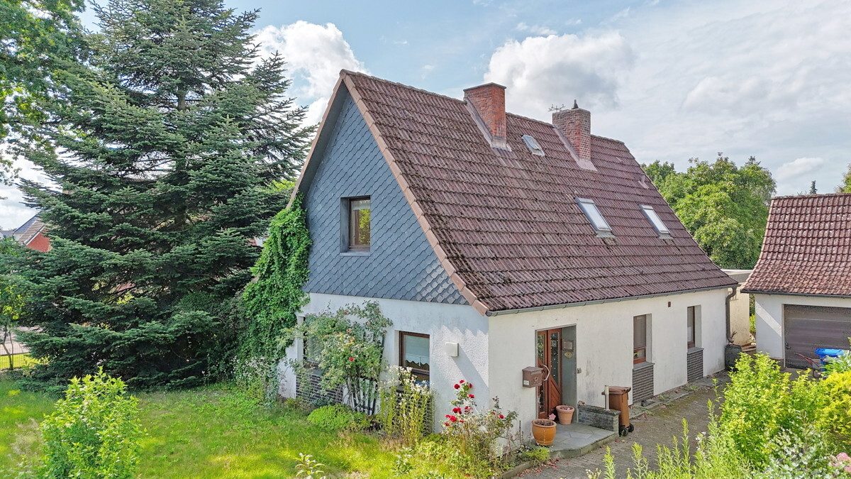 Immobilienangebot - Kaltenkirchen - Haus_Wohnung - Modernisierungsbedürftiges Einfamilienhaus mit Platz für die ganze Familie auf großem Grundstück