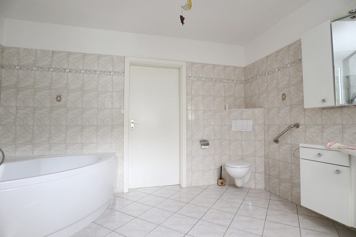 Immobilienangebot - Kaltenkirchen - Haus_Wohnung - Modernisierungsbedürftiges Einfamilienhaus mit Platz für die ganze Familie auf großem Grundstück