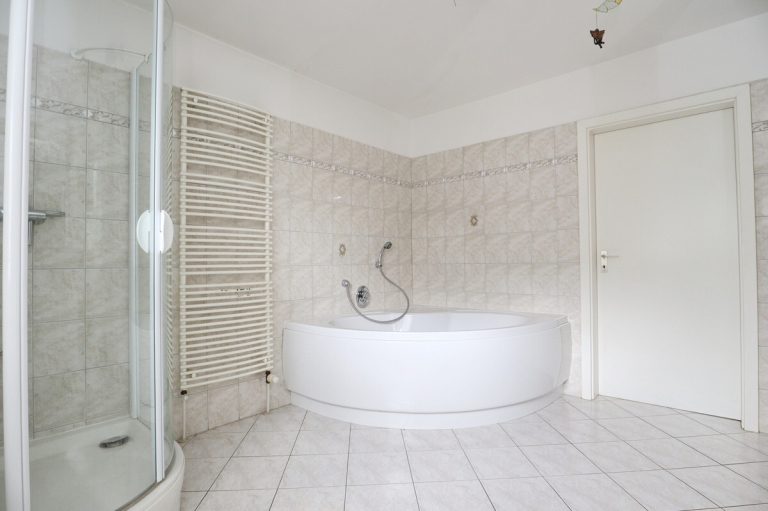 Immobilienangebot - Kaltenkirchen - Haus_Wohnung - Modernisierungsbedürftiges Einfamilienhaus mit Platz für die ganze Familie auf großem Grundstück