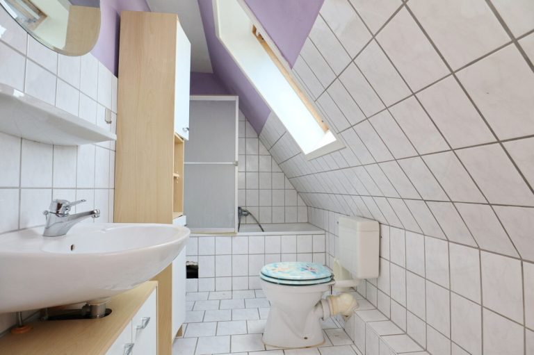 Immobilienangebot - Kaltenkirchen - Haus_Wohnung - Modernisierungsbedürftiges Einfamilienhaus mit Platz für die ganze Familie auf großem Grundstück