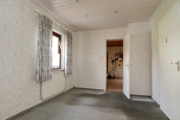 Immobilienangebot - Kaltenkirchen - Haus_Wohnung - Modernisierungsbedürftiges Einfamilienhaus mit Platz für die ganze Familie auf großem Grundstück