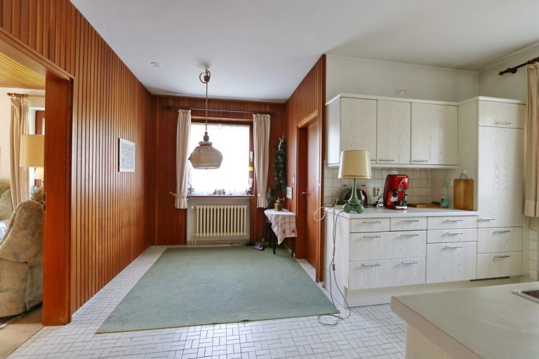 Immobilienangebot - Hamburg - Haus_Wohnung - Großzügiges Architektenhaus mit Doppelgarage auf großem Grundstück in Hamburg-Wellingsbüttel